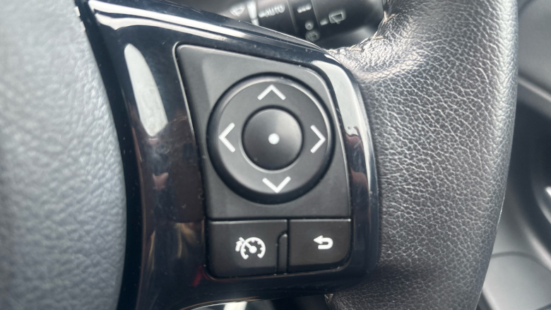 Toyota Yaris 1.5 VVT-i Design 5dr Petrol Hatchback